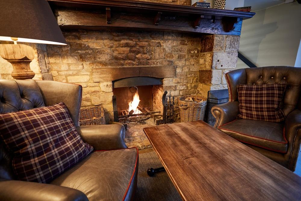 The Fleece At Cirencester Luaran gambar The interior of the pub