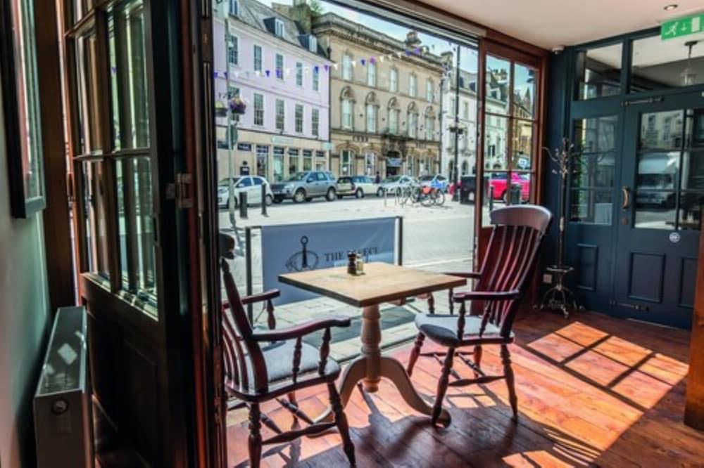 The Fleece At Cirencester Luaran gambar Interior of the restaurant