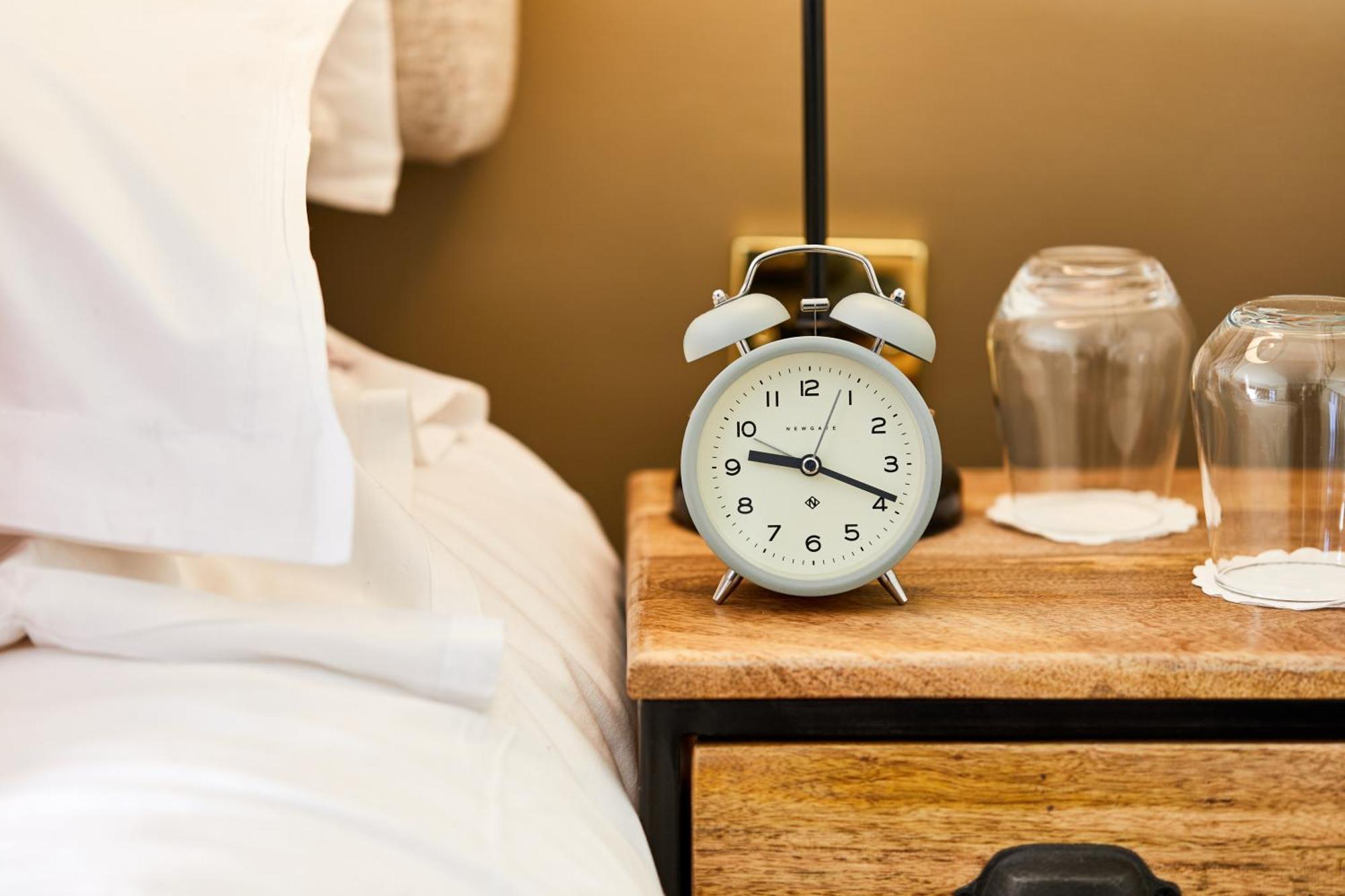 The Fleece At Cirencester Luaran gambar Alarm clock
