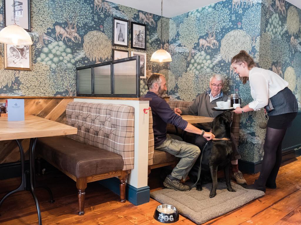The Fleece At Cirencester Luaran gambar The interior of the restaurant