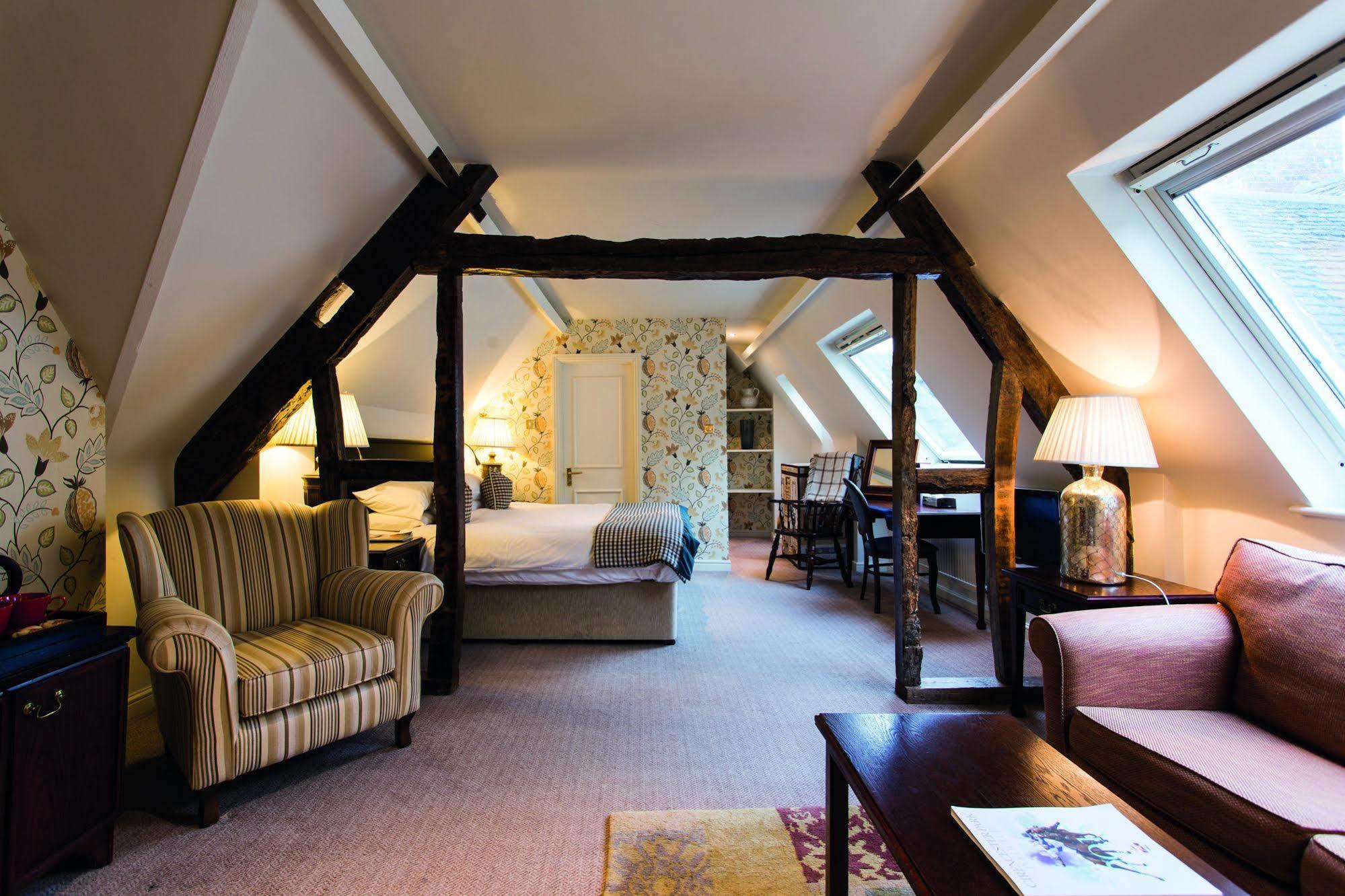 The Fleece At Cirencester Luaran gambar A suite at the hotel