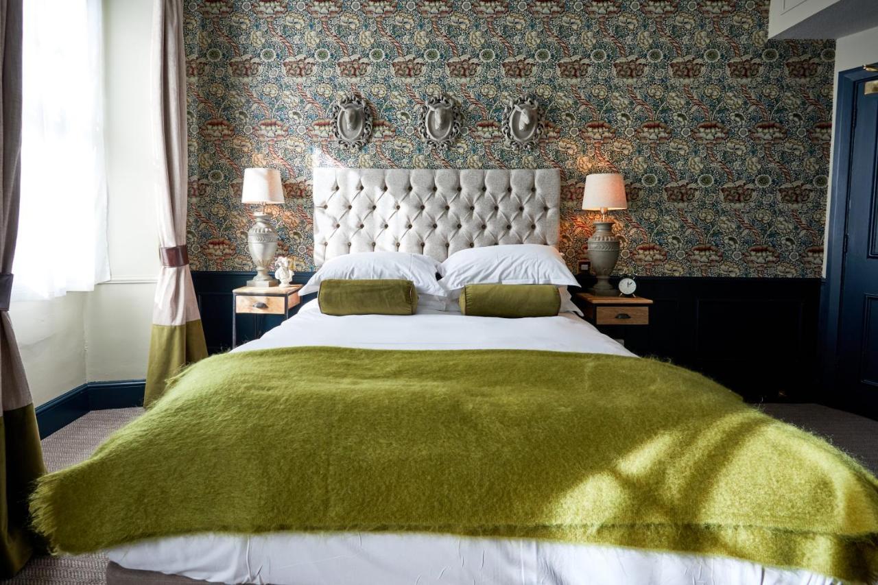 The Fleece At Cirencester Luaran gambar A bedroom at the hotel