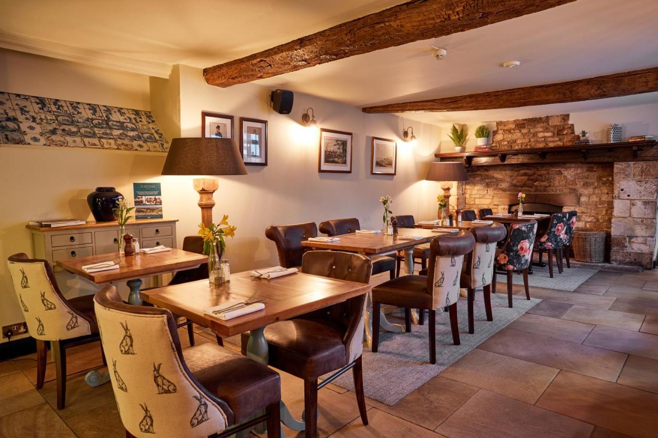 The Fleece At Cirencester Luaran gambar The interior of the restaurant