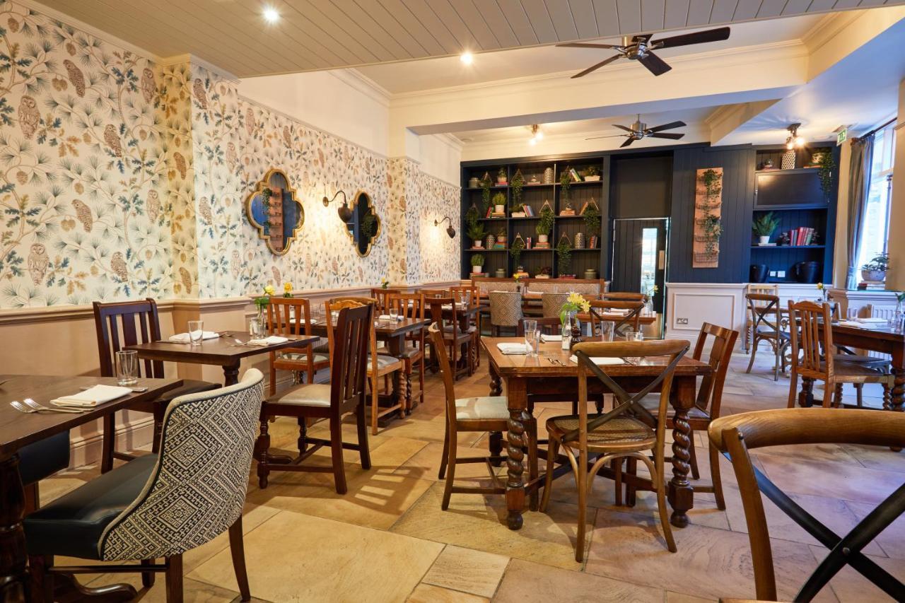 The Fleece At Cirencester Luaran gambar The interior of the restaurant